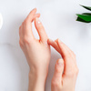 Как ухаживать за&nbsp;шелушащейся кожей рук: советует дерматолог