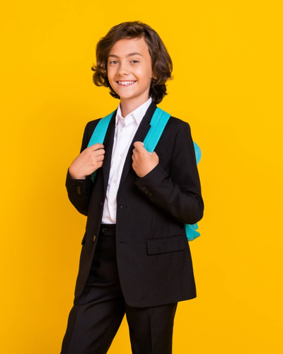Модная школьная одежда для мальчиков в 2022 году: советы стилиста — OzonКлуб