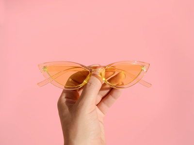 Солнечные очки: как носить «нерды», «оззи» и «авиаторы»