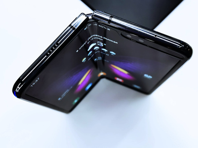 Новый шарнир от&nbsp;Samsung Display вращается на&nbsp;360 градусов