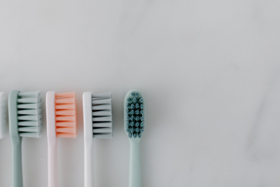 Рейтинг зубных щёток: обзор брендов и популярных товаров