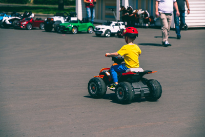 Как выбрать детский электромобиль: инструкция