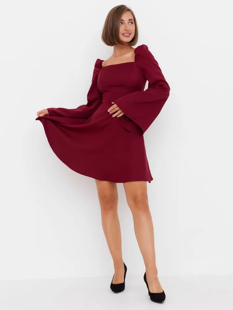 В каком цвете встречать 2025 год змеи — новогодние образы для женщин