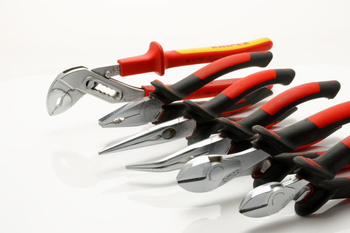 Tool steel. Плоскогубцы. Набор плоскогубцев. Инструменты плоскогубцы\ы. Инструменты сталь