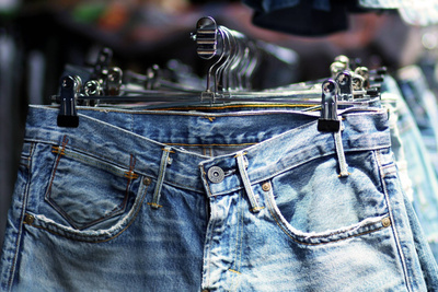 Как выбрать идеальные джинсы: 6 советов от&nbsp;дизайнера