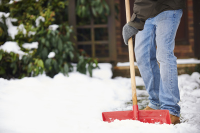 Лопаты для&nbsp;уборки снега: 10 крепких инструментов