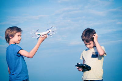 Квадрокоптеры для&nbsp;детей: выбираем надёжную и прочную модель