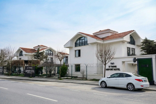 D Twins Airport Hotel 3*