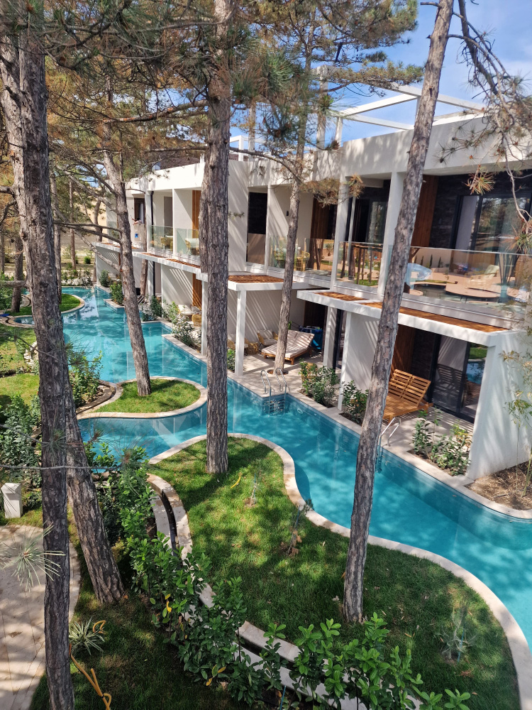 Семіз әйел және дилдо Полина Максимованың бөксесінің суреті