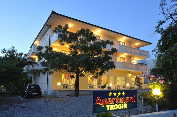 Отель Apartmani Trogir 4*