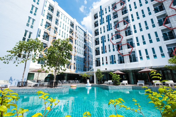 P Plus Hotel 4*