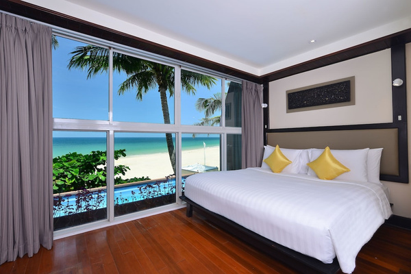 Andaman White Beach Resort 4*