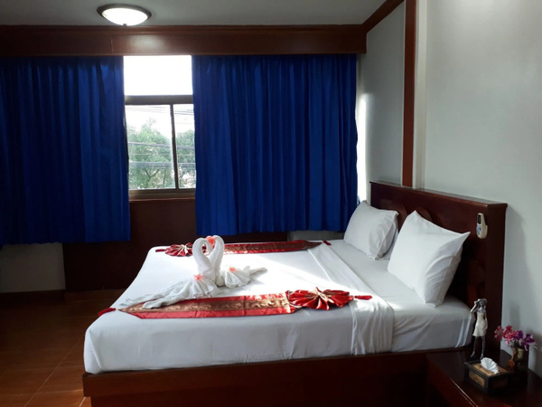 Отель Centre Point Patong 3*