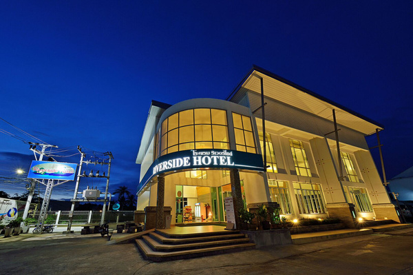 Riverside Hotel 2*